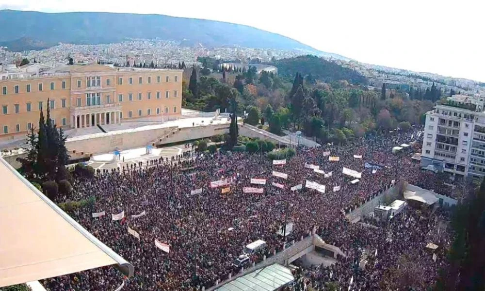 «Την κάτω βόλτα» έχουν πάρει τα κόμματα εκτός από Βελόπουλο και Κωνσταντοπούλου - Δημοσκόπηση GPO μετά τα συλλαλητήρια